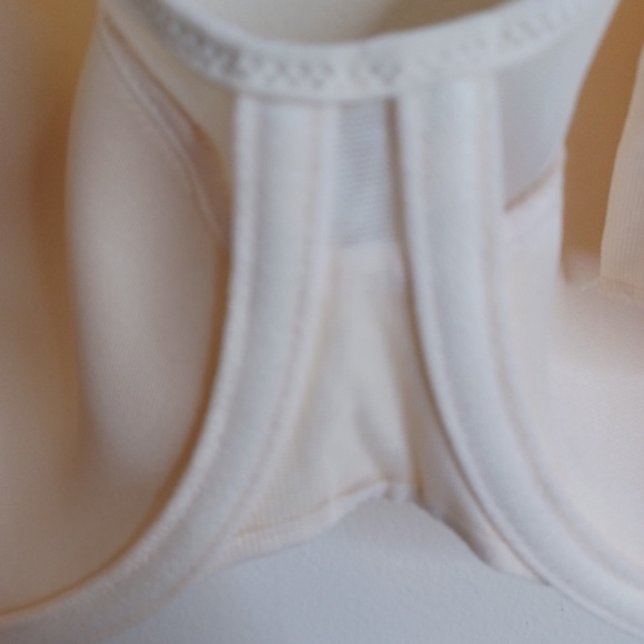 Bali 3439 Soft Cup Underwire, Smooth and Seamless. Cream 38C - Picture 8 of 13